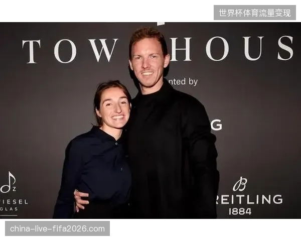 德国队锋线组合面临中路拥挤问题，哈弗茨作为伪九号需为穆西亚拉等人拉开空间